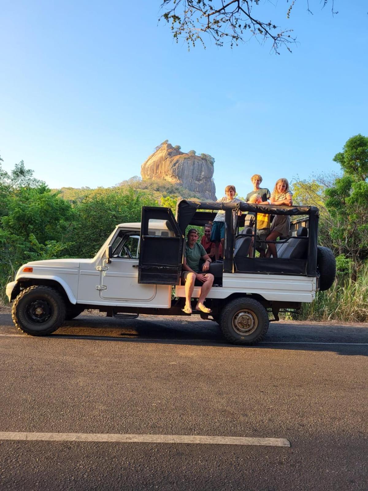Elephant Safari Lodge Sigiriya Junction هاباران المظهر الخارجي الصورة